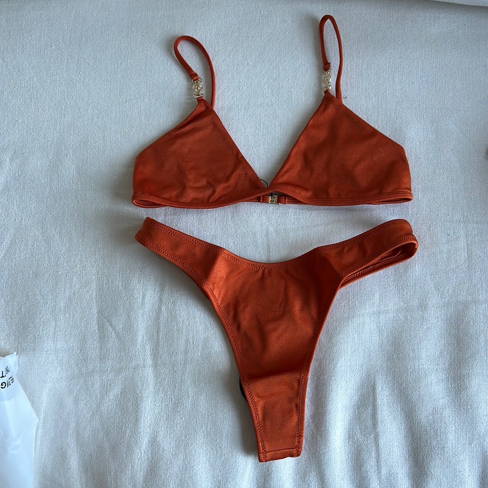 NWT SOMMER SWIM SET SIZE MEDIUM
